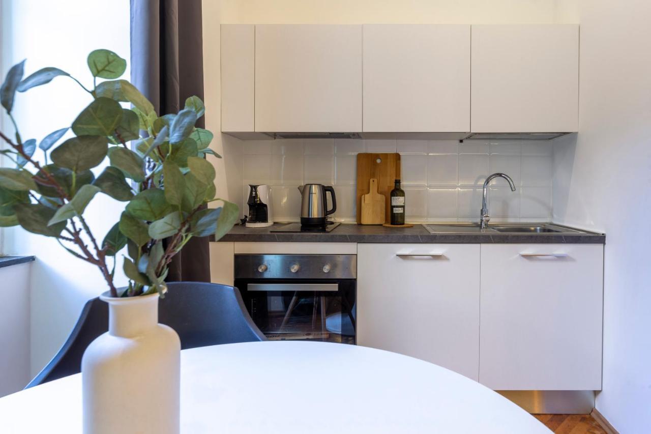 Amazing Studio In The City Center + Wifi Trieste Ngoại thất bức ảnh