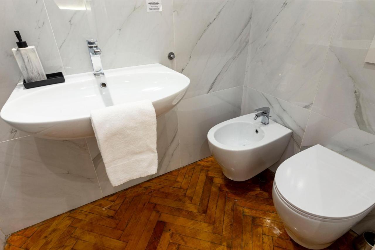 Amazing Studio In The City Center + Wifi Trieste Ngoại thất bức ảnh