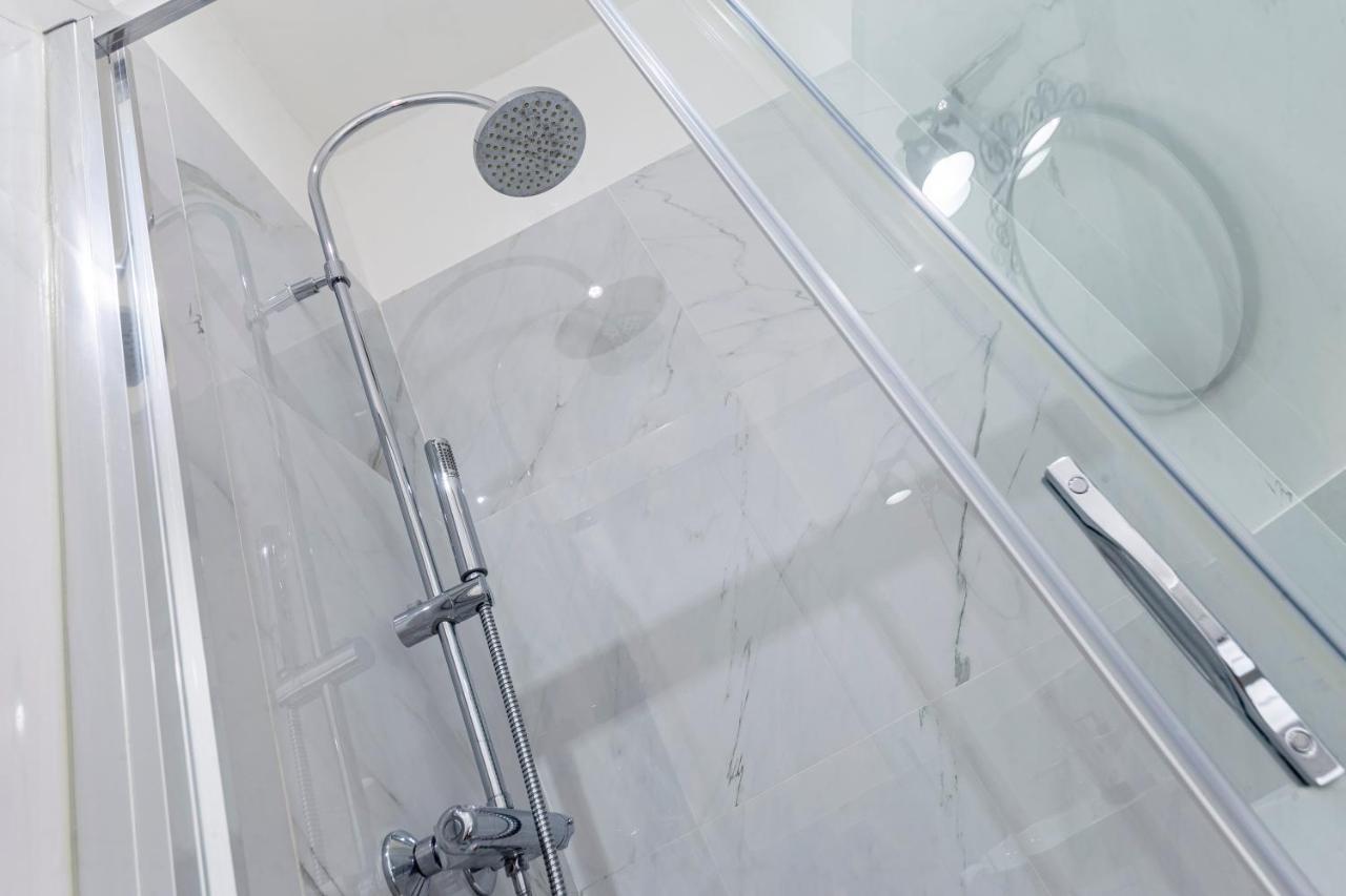 Amazing Studio In The City Center + Wifi Trieste Ngoại thất bức ảnh